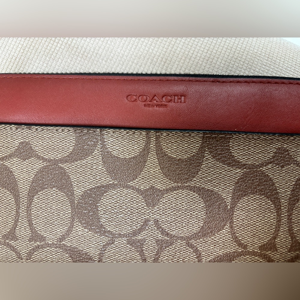 COACH LONG ZIP WALLET NEW